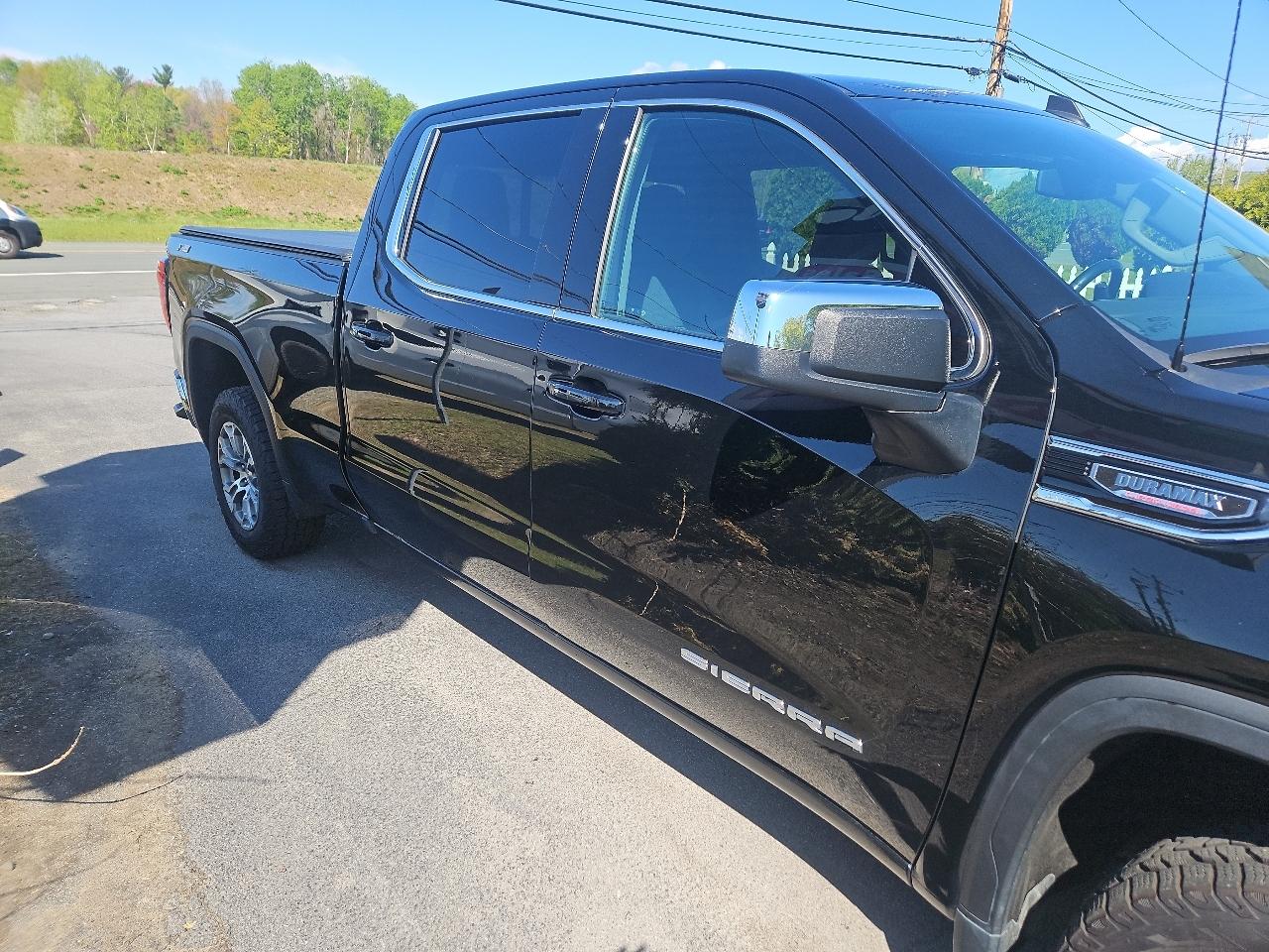 GMC Sierra 1500 4WD Crew Cab 157" SLE 2023
