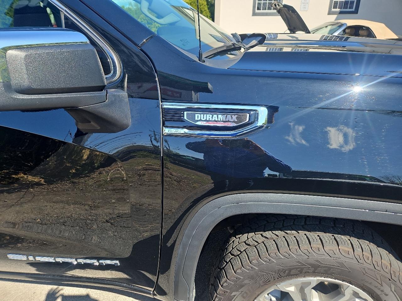 GMC Sierra 1500 4WD Crew Cab 157" SLE 2023