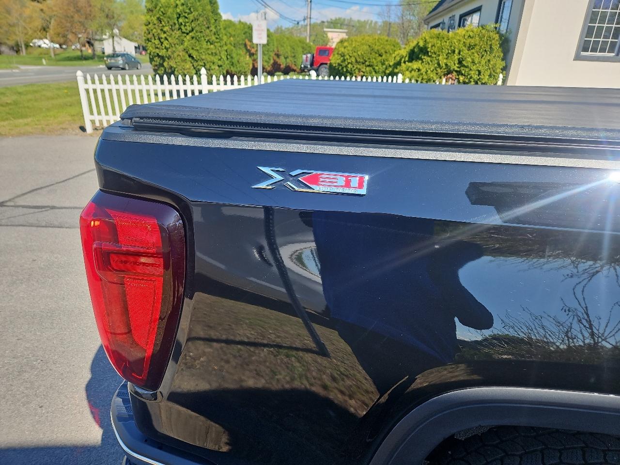 GMC Sierra 1500 4WD Crew Cab 157" SLE 2023