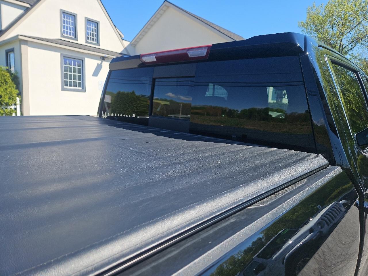 GMC Sierra 1500 4WD Crew Cab 157" SLE 2023