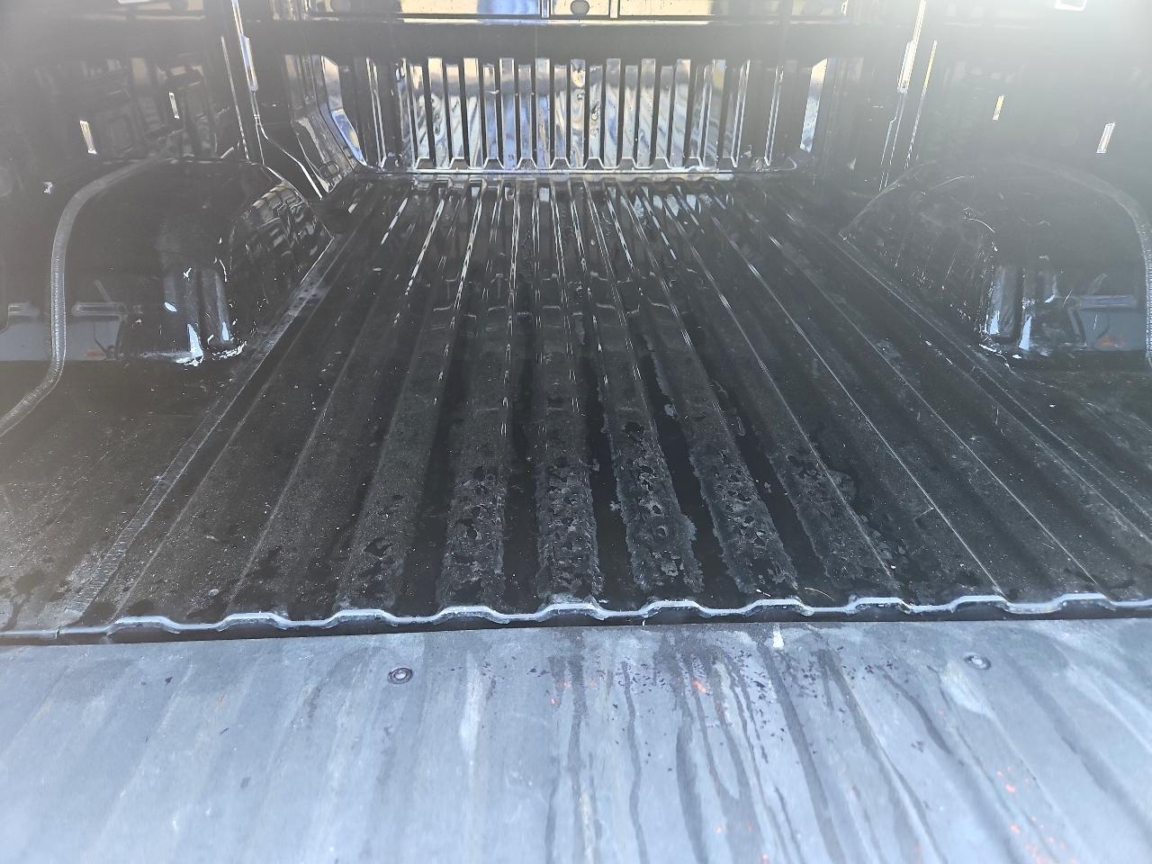 GMC Sierra 1500 4WD Crew Cab 157" SLE 2023