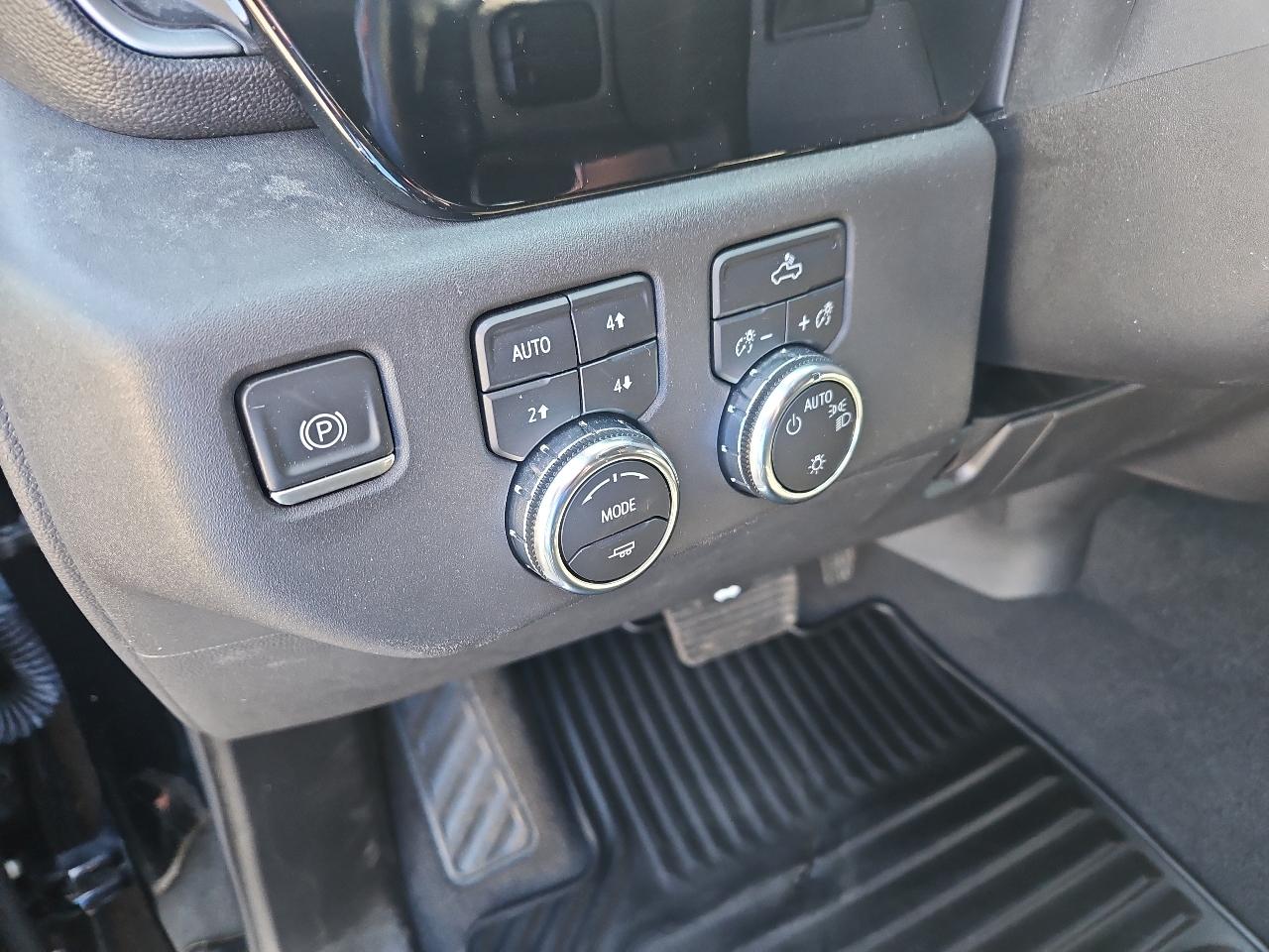 GMC Sierra 1500 4WD Crew Cab 157" SLE 2023
