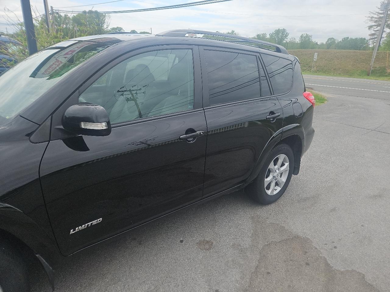 Toyota RAV4 4WD 4dr 4-cyl 4-Spd AT Ltd (Natl) 2011