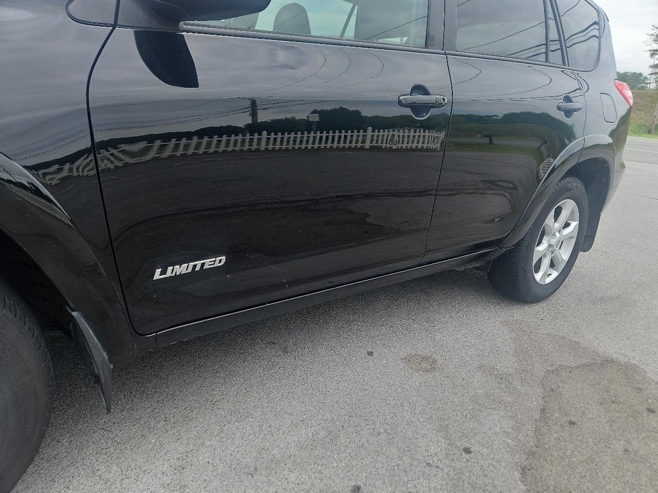 Toyota RAV4 4WD 4dr 4-cyl 4-Spd AT Ltd (Natl) 2011
