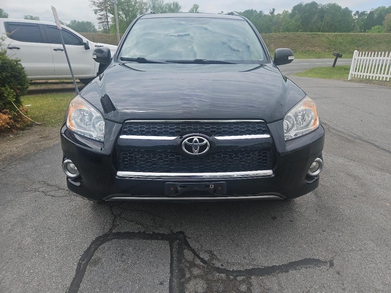 Toyota RAV4 4WD 4dr 4-cyl 4-Spd AT Ltd (Natl) 2011