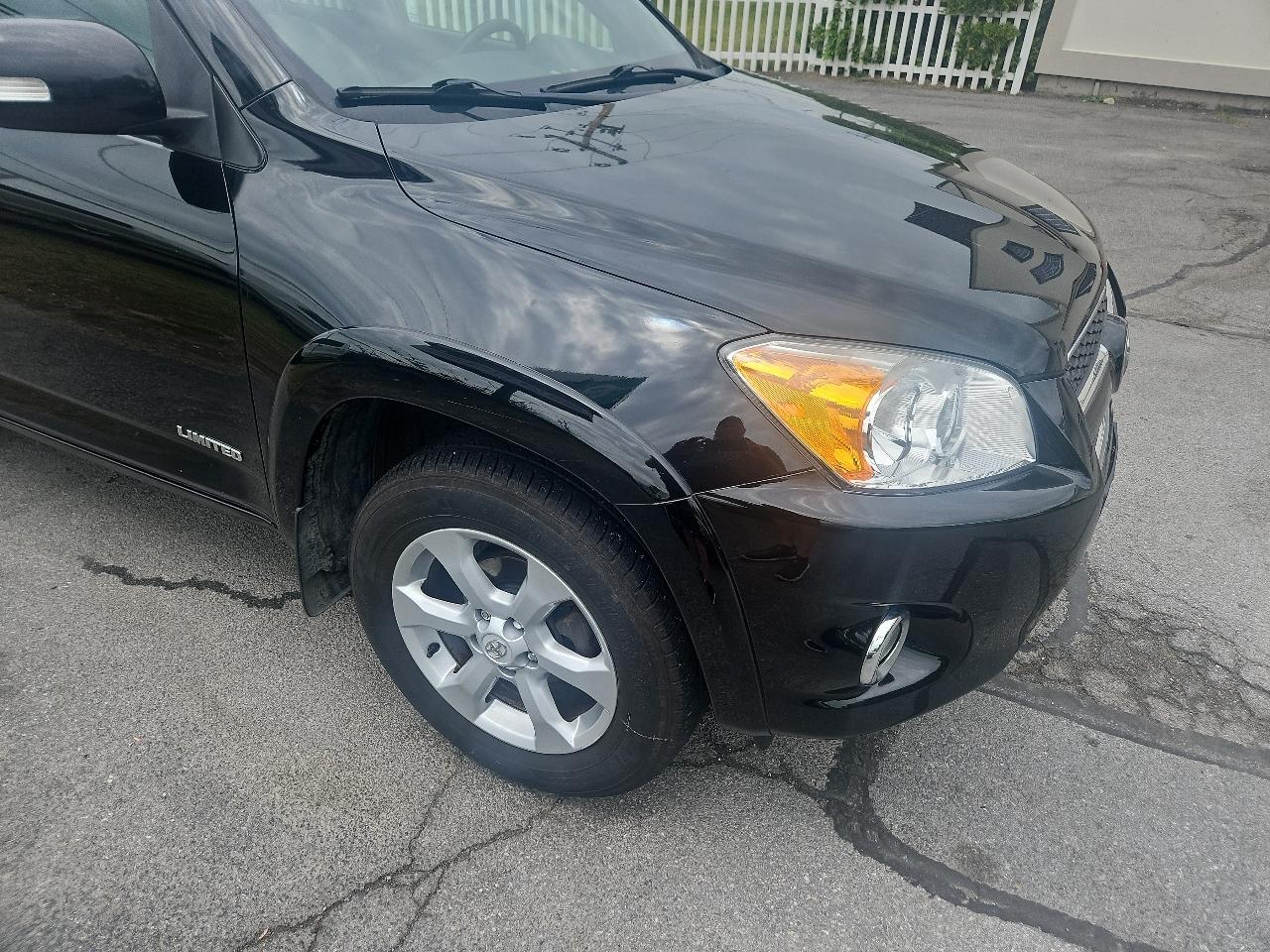 Toyota RAV4 4WD 4dr 4-cyl 4-Spd AT Ltd (Natl) 2011