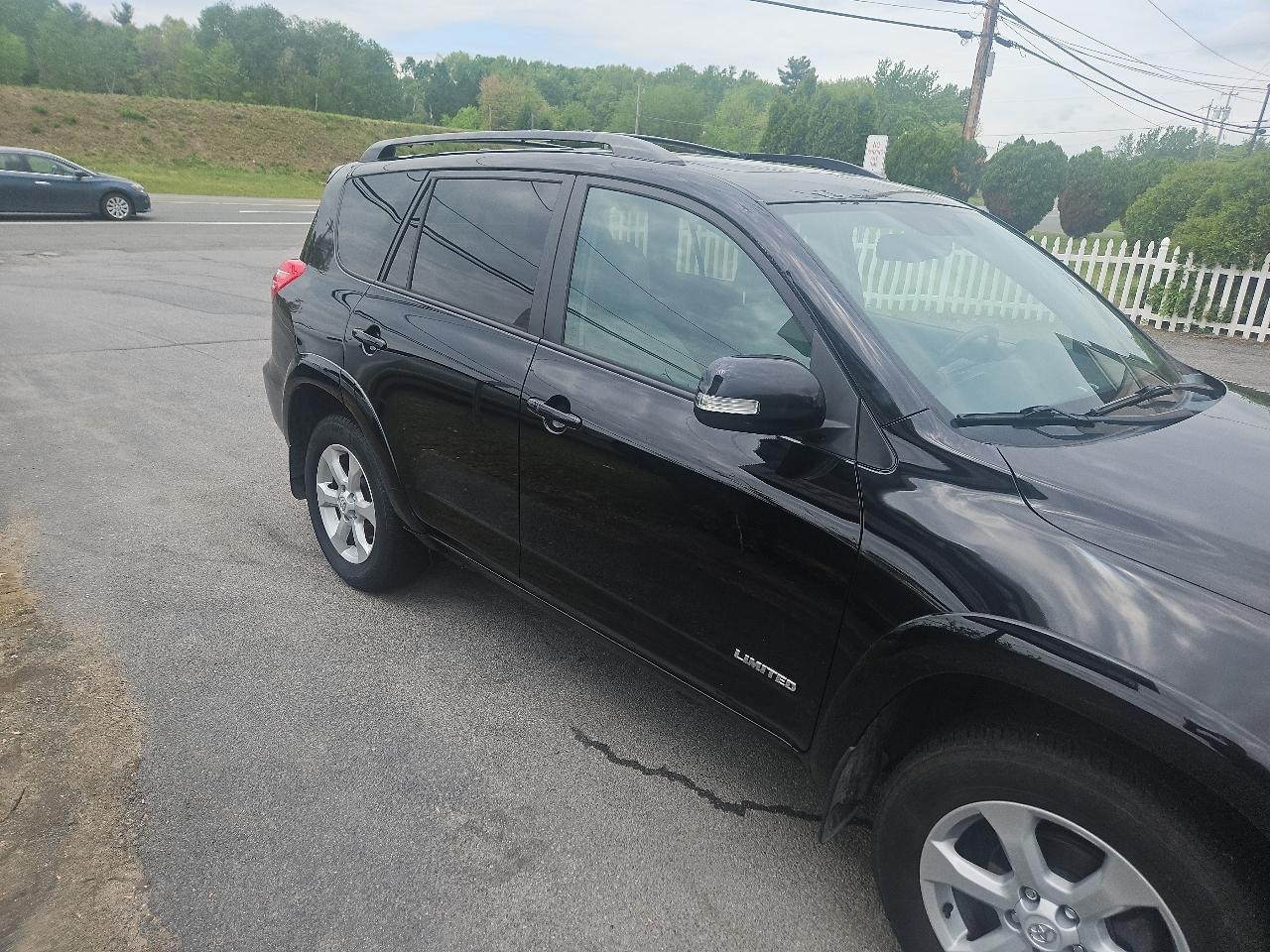 Toyota RAV4 4WD 4dr 4-cyl 4-Spd AT Ltd (Natl) 2011