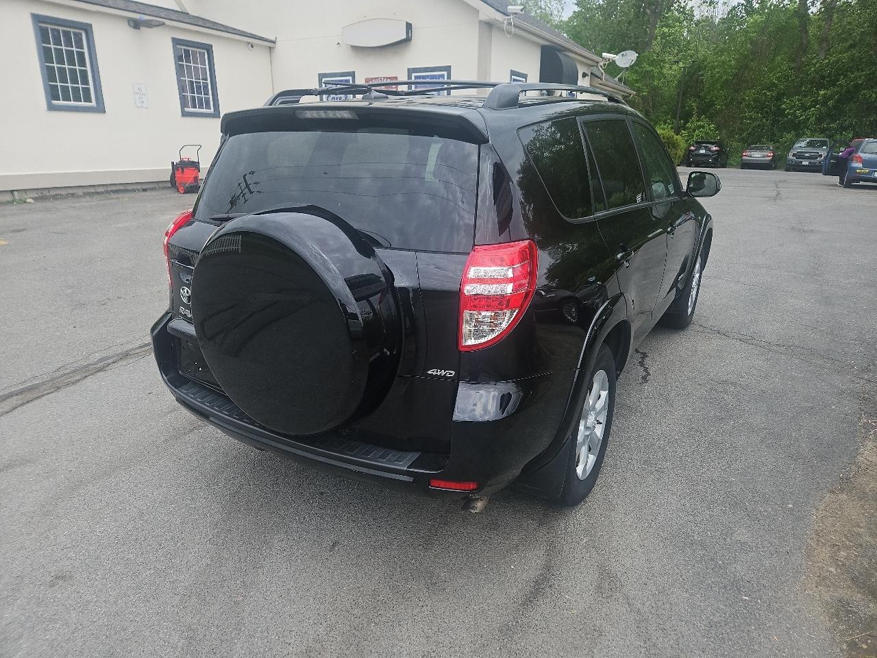 Toyota RAV4 4WD 4dr 4-cyl 4-Spd AT Ltd (Natl) 2011