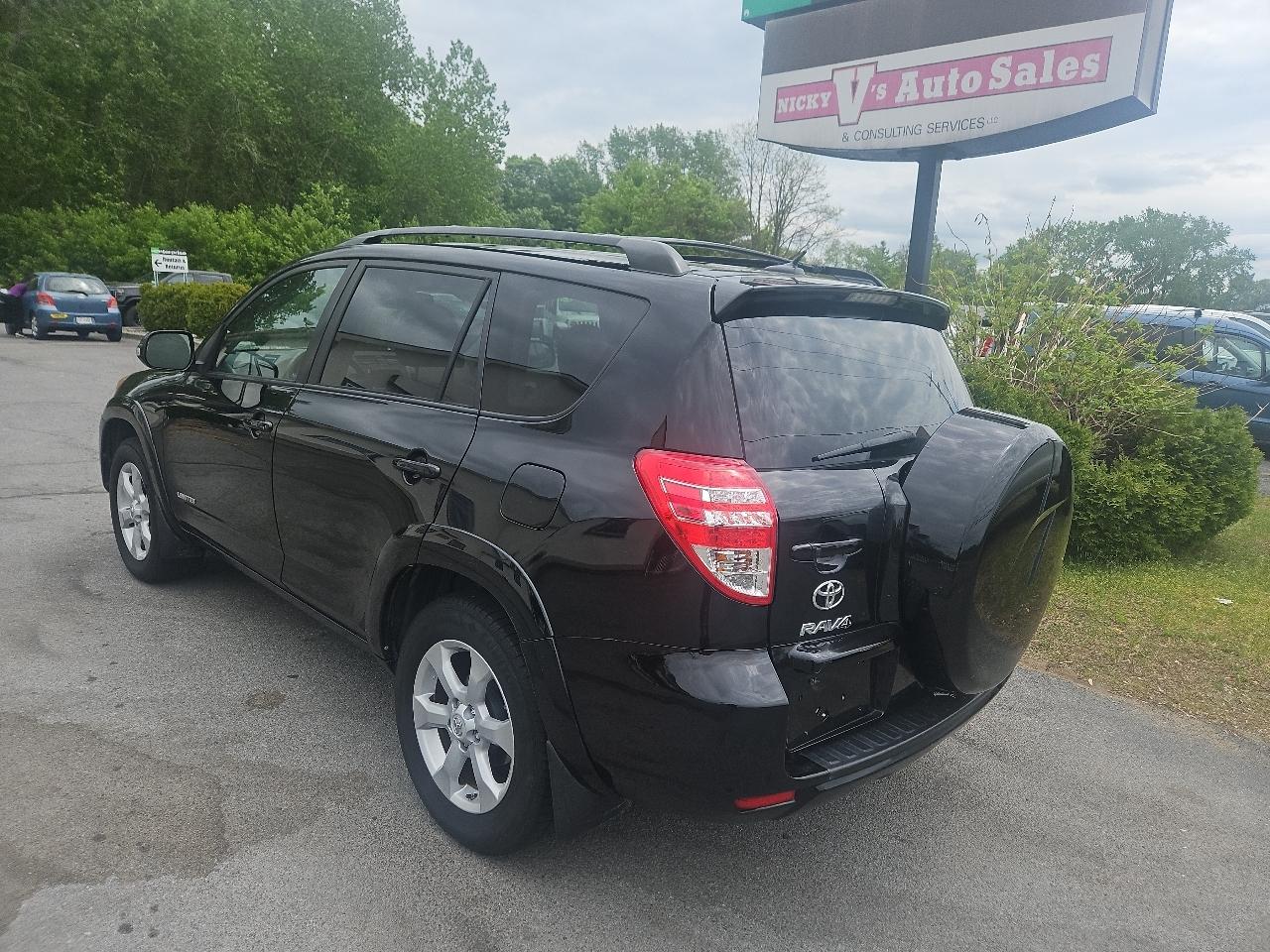 Toyota RAV4 4WD 4dr 4-cyl 4-Spd AT Ltd (Natl) 2011
