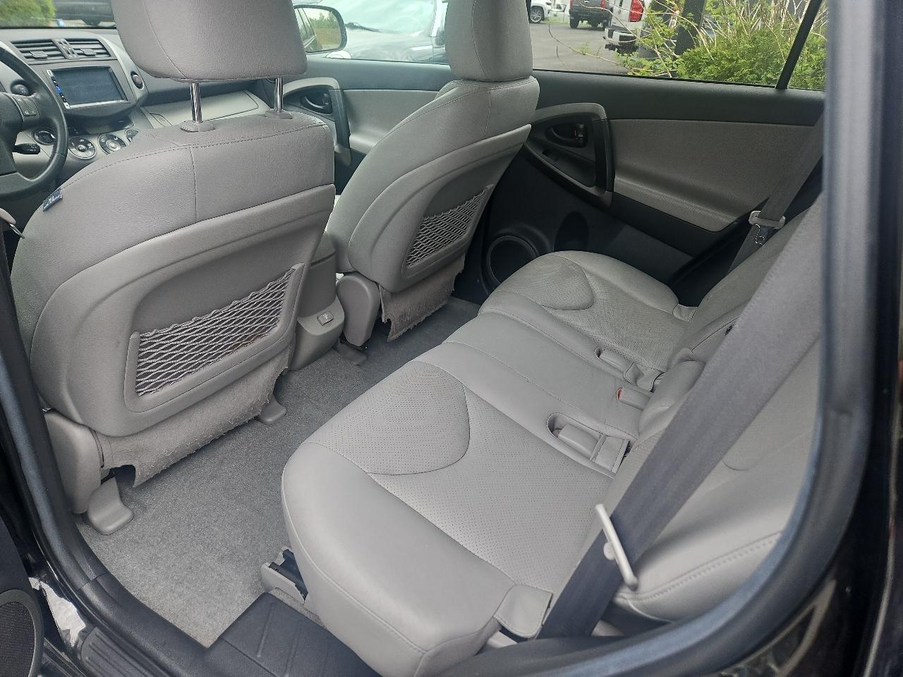 Toyota RAV4 4WD 4dr 4-cyl 4-Spd AT Ltd (Natl) 2011