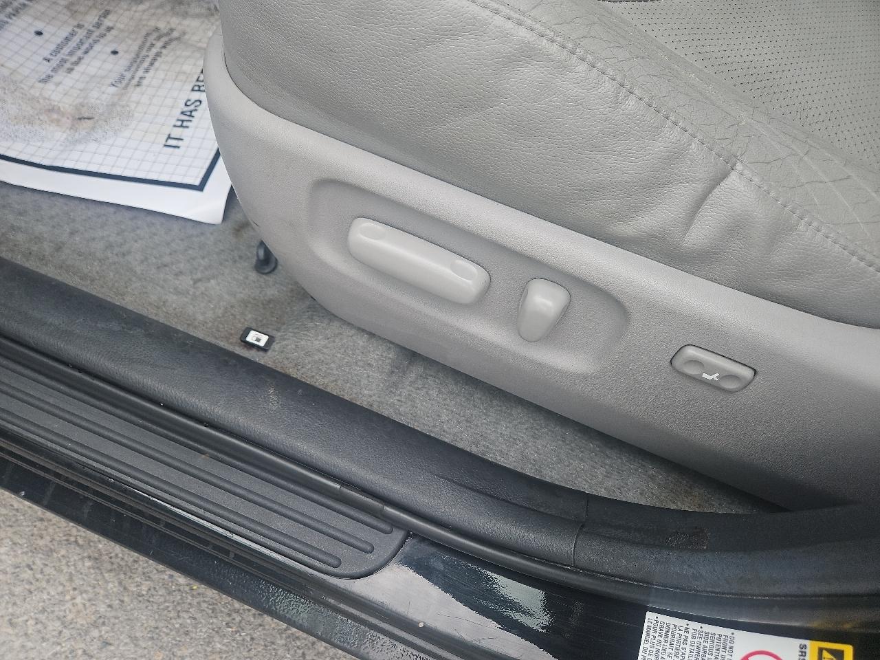 Toyota RAV4 4WD 4dr 4-cyl 4-Spd AT Ltd (Natl) 2011