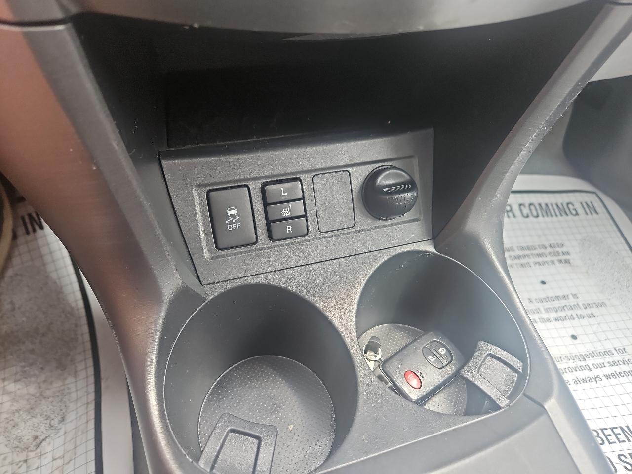 Toyota RAV4 4WD 4dr 4-cyl 4-Spd AT Ltd (Natl) 2011