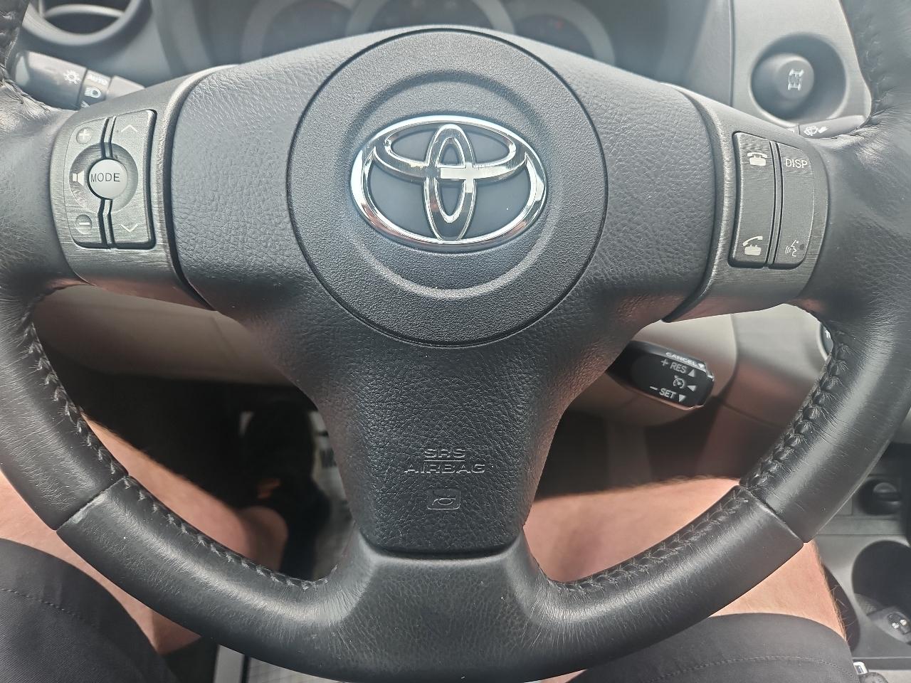 Toyota RAV4 4WD 4dr 4-cyl 4-Spd AT Ltd (Natl) 2011