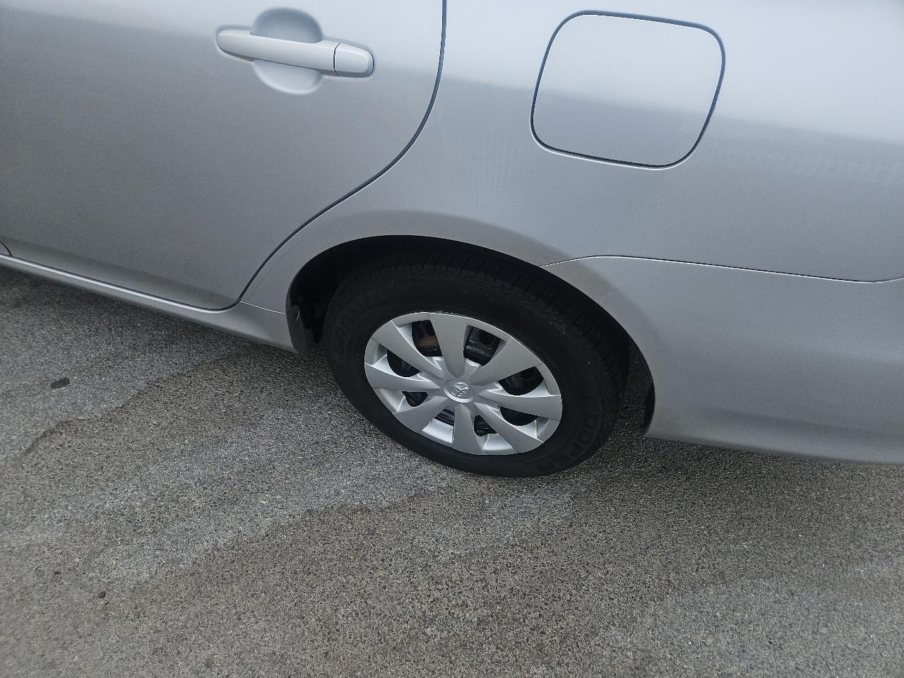 Toyota Corolla 4dr Sdn Auto LE (Natl) 2011