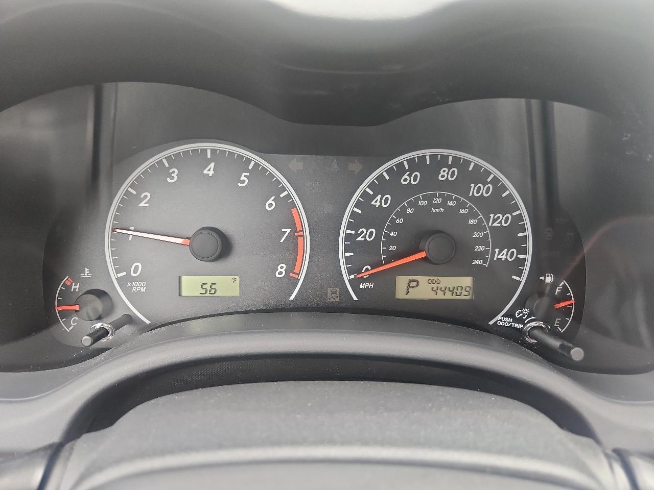 Toyota Corolla 4dr Sdn Auto LE (Natl) 2011