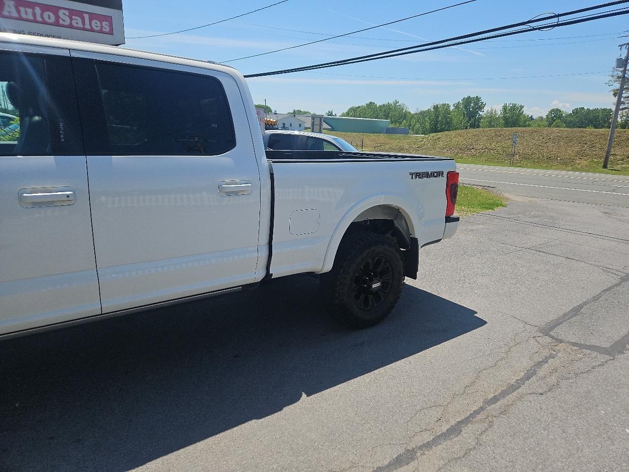 Ford Super Duty F-250 SRW Lariat 4WD Crew Cab 6.75' Box 2022