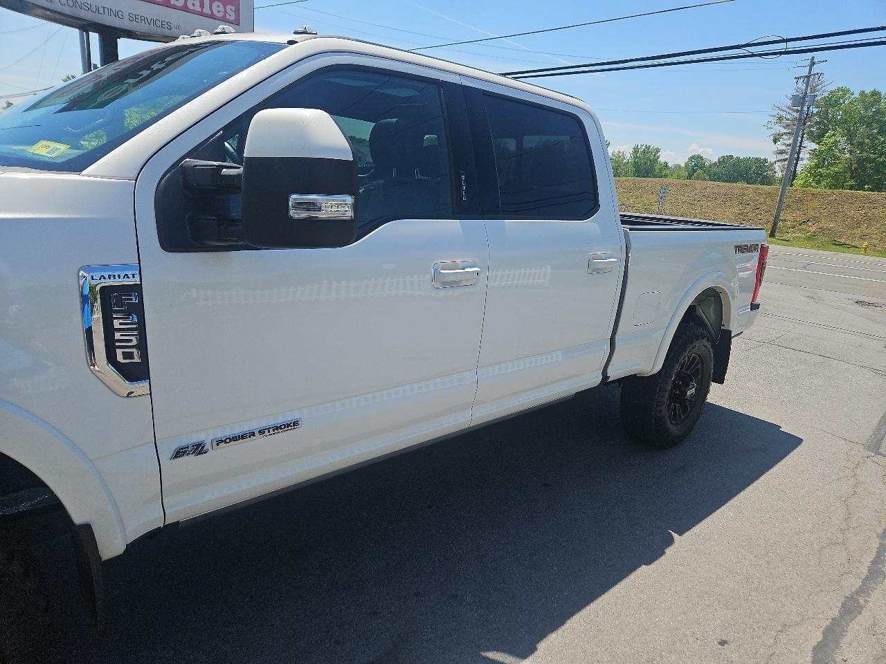Ford Super Duty F-250 SRW Lariat 4WD Crew Cab 6.75' Box 2022