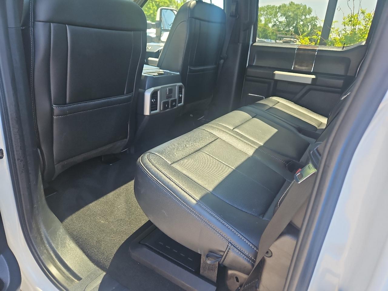 Ford Super Duty F-250 SRW Lariat 4WD Crew Cab 6.75' Box 2022