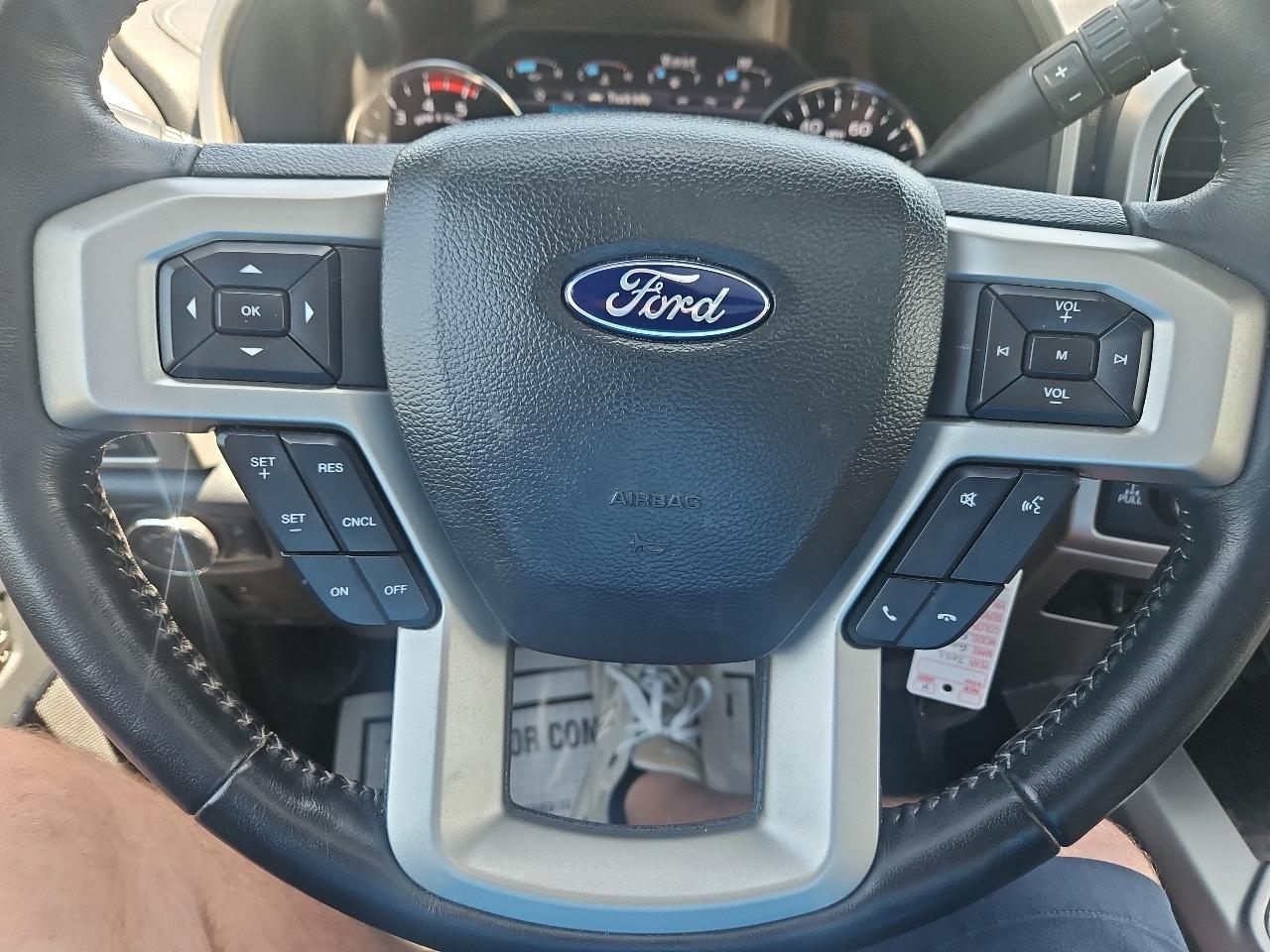 Ford Super Duty F-250 SRW Lariat 4WD Crew Cab 6.75' Box 2022
