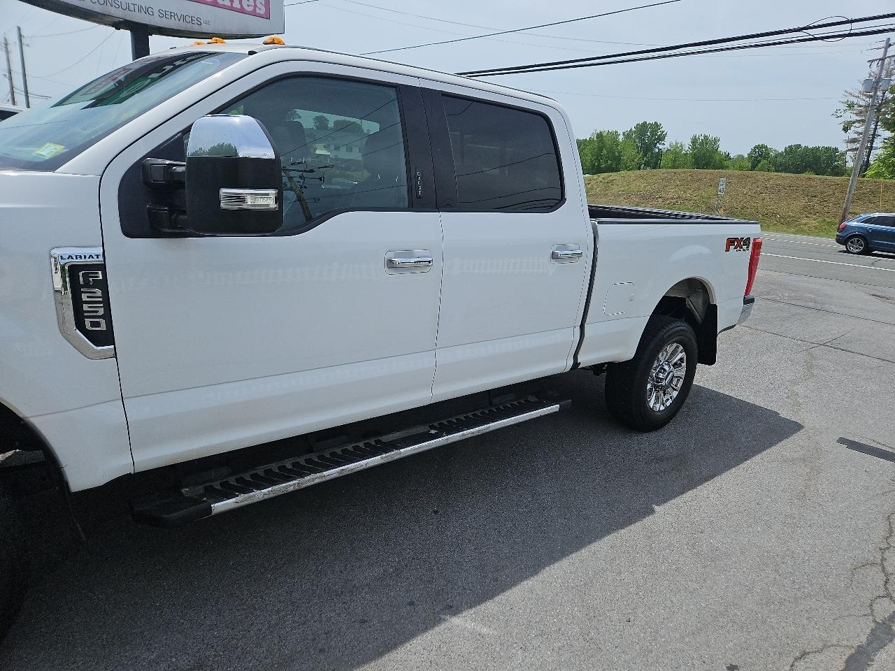 Ford Super Duty F-250 SRW Lariat 4WD Crew Cab 6.75' Box 2019