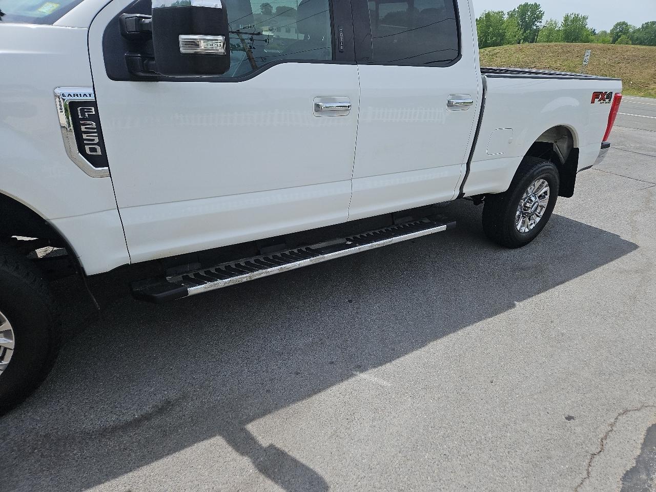 Ford Super Duty F-250 SRW Lariat 4WD Crew Cab 6.75' Box 2019