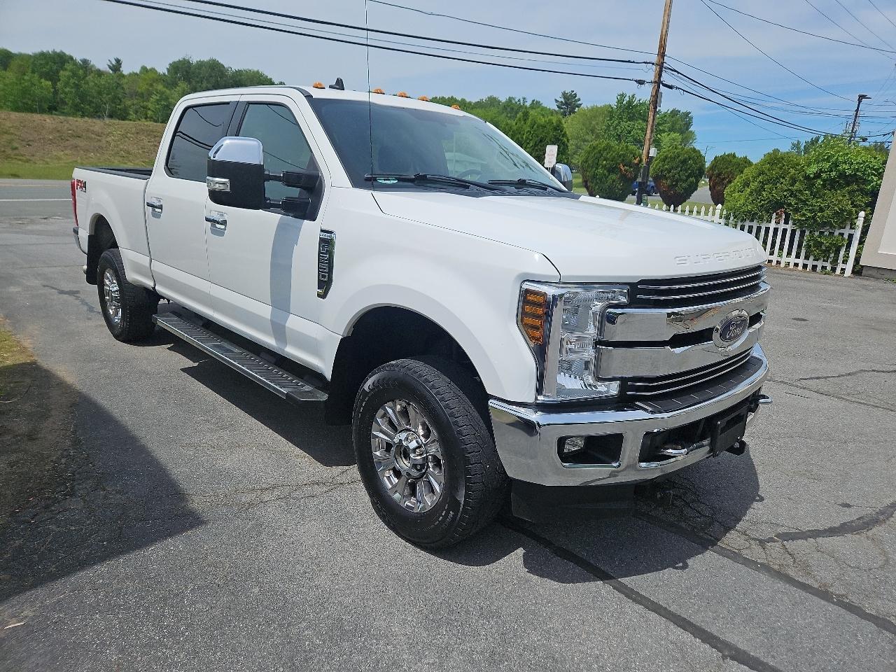 Ford Super Duty F-250 SRW Lariat 4WD Crew Cab 6.75' Box 2019