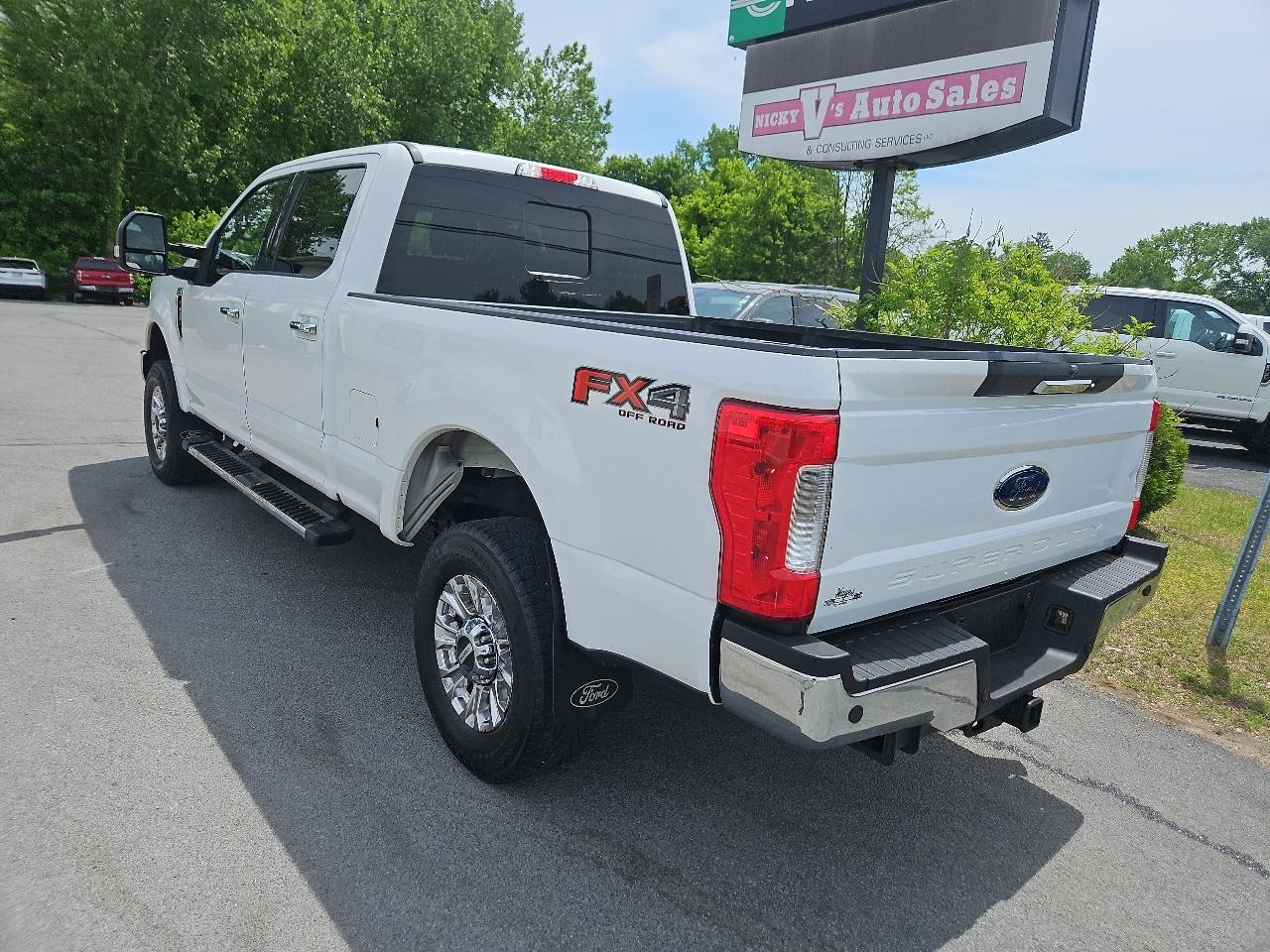 Ford Super Duty F-250 SRW Lariat 4WD Crew Cab 6.75' Box 2019