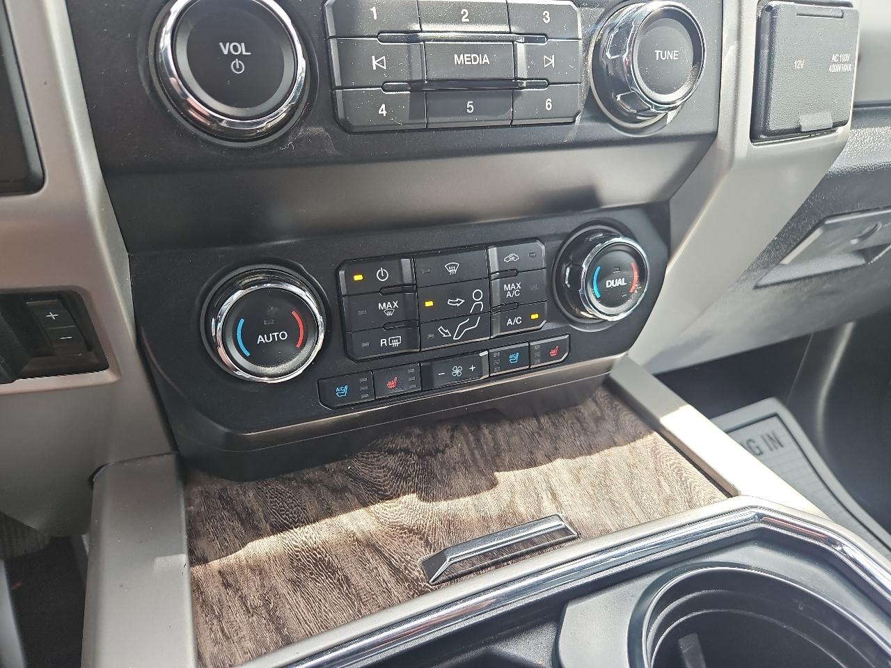 Ford Super Duty F-250 SRW Lariat 4WD Crew Cab 6.75' Box 2019