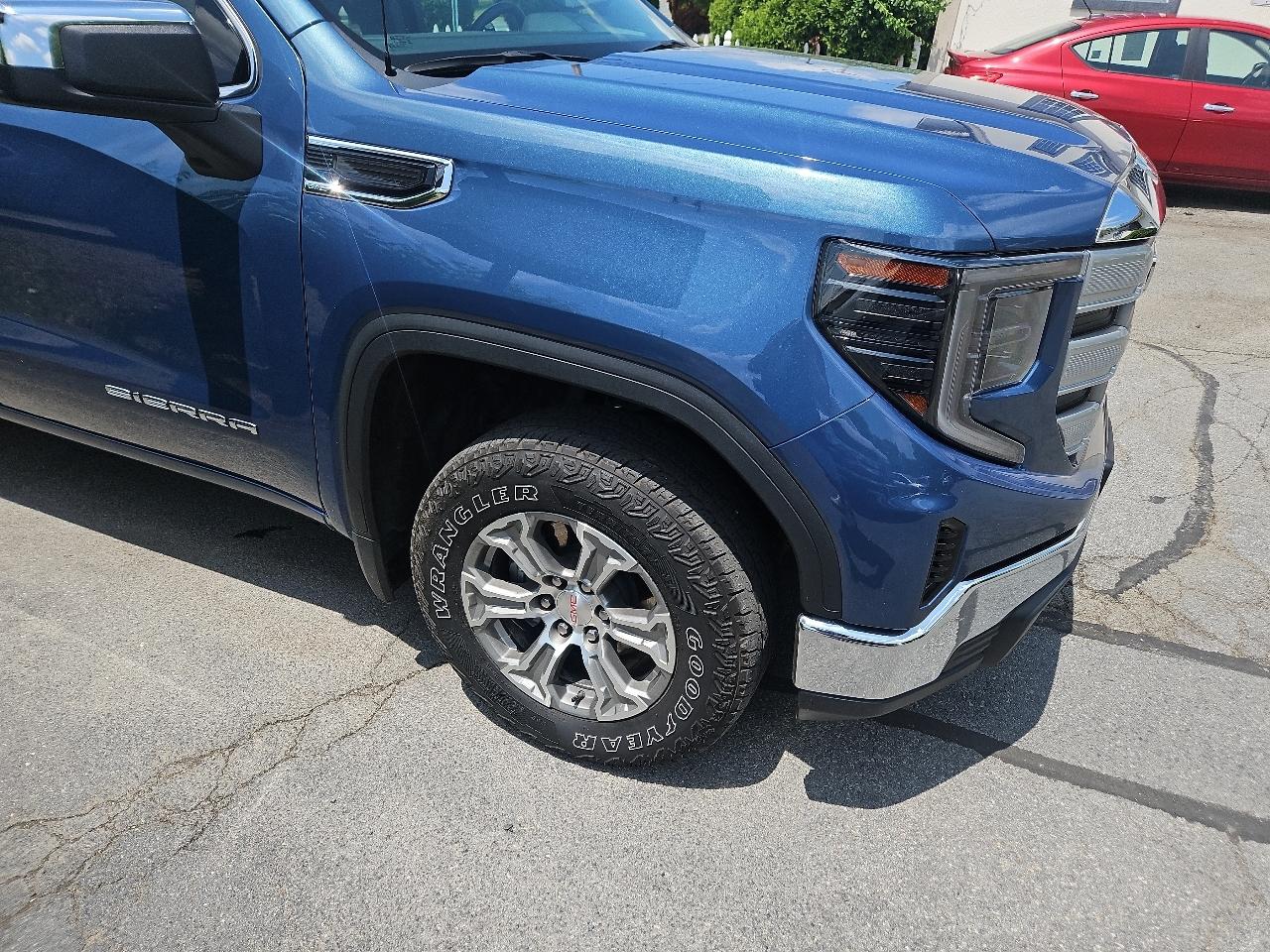 GMC Sierra 1500 4WD Crew Cab 147" SLE 2024