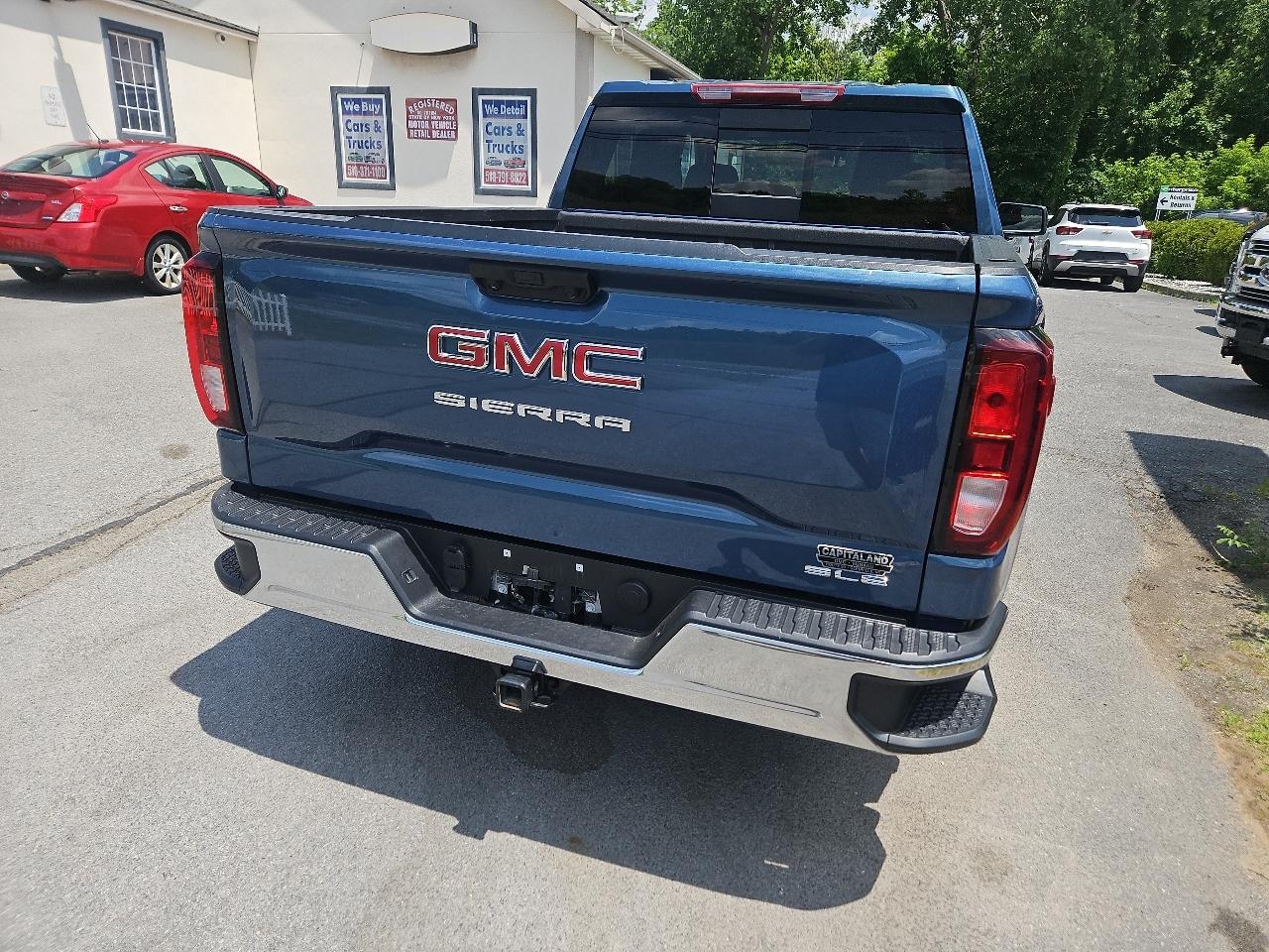 GMC Sierra 1500 4WD Crew Cab 147" SLE 2024