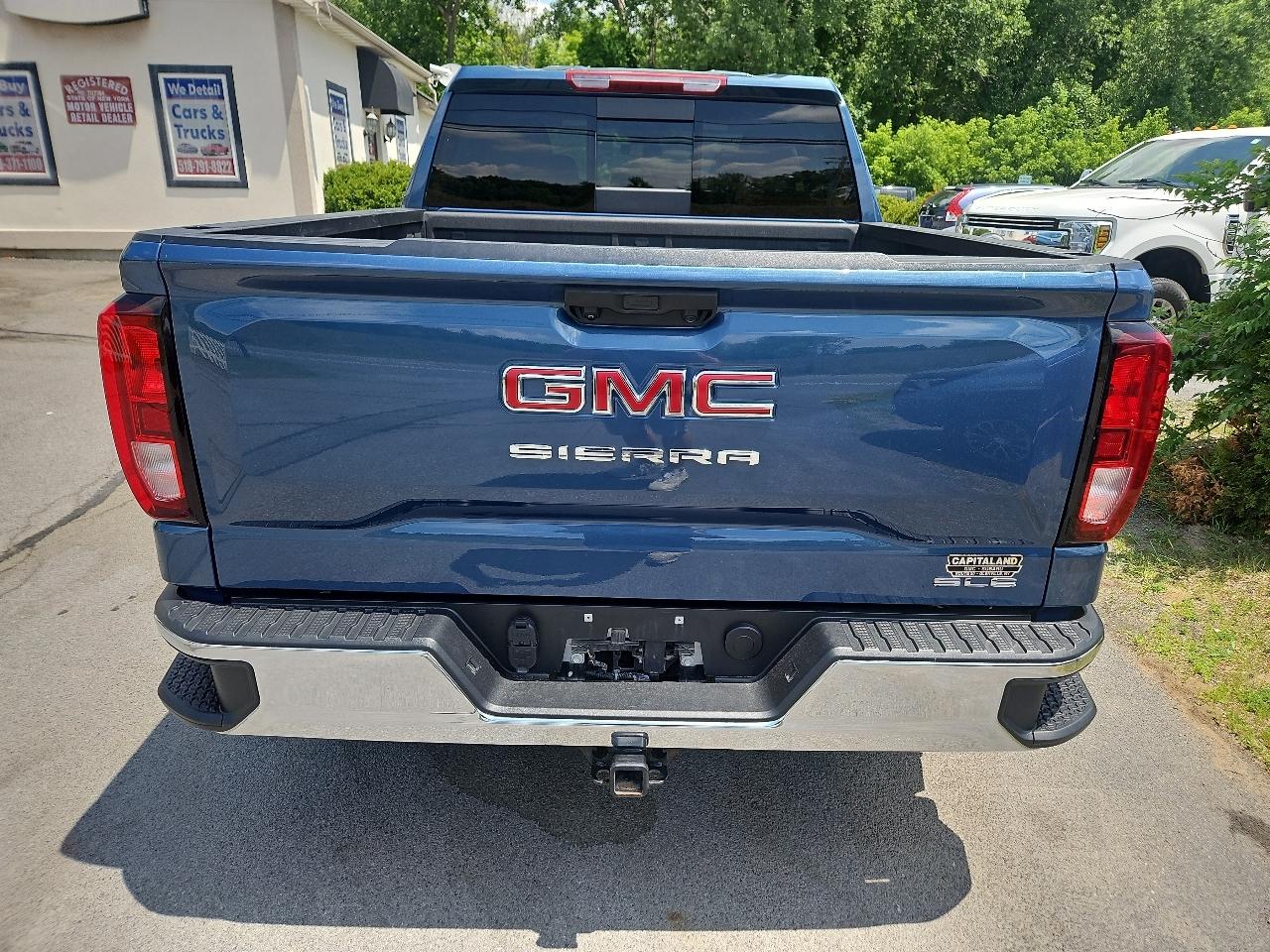 GMC Sierra 1500 4WD Crew Cab 147" SLE 2024