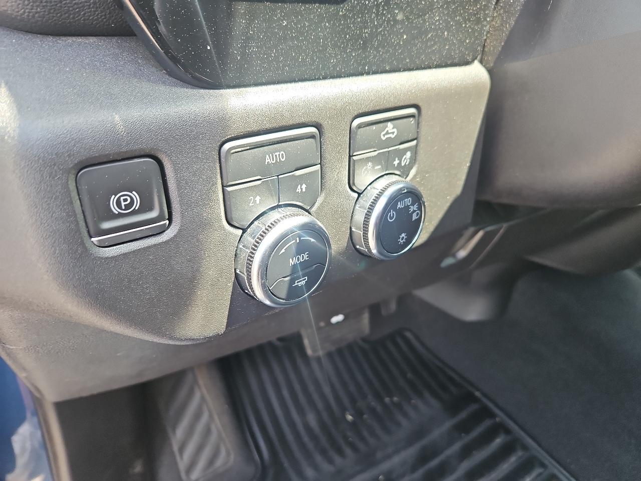 GMC Sierra 1500 4WD Crew Cab 147" SLE 2024