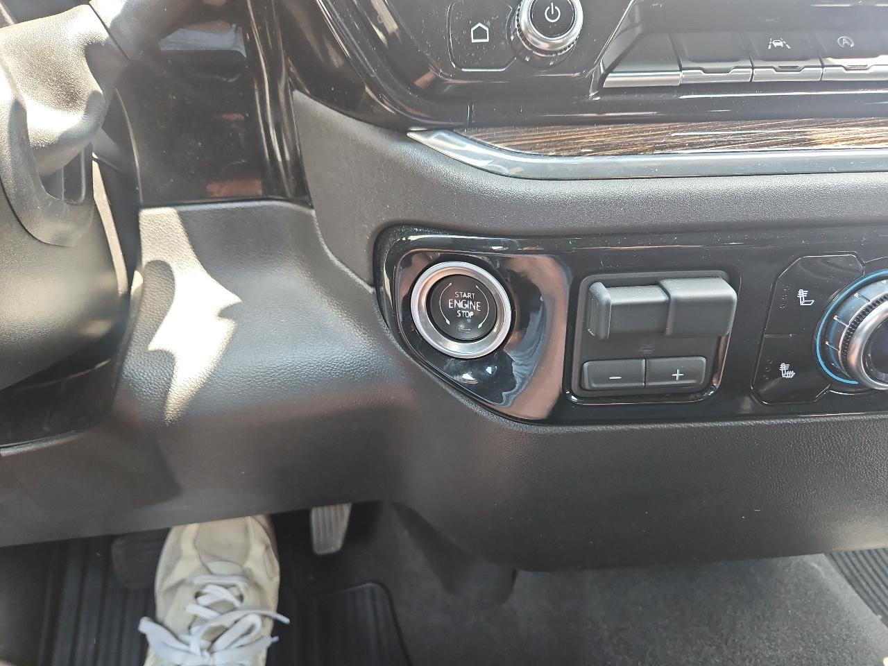 GMC Sierra 1500 4WD Crew Cab 147" SLE 2024