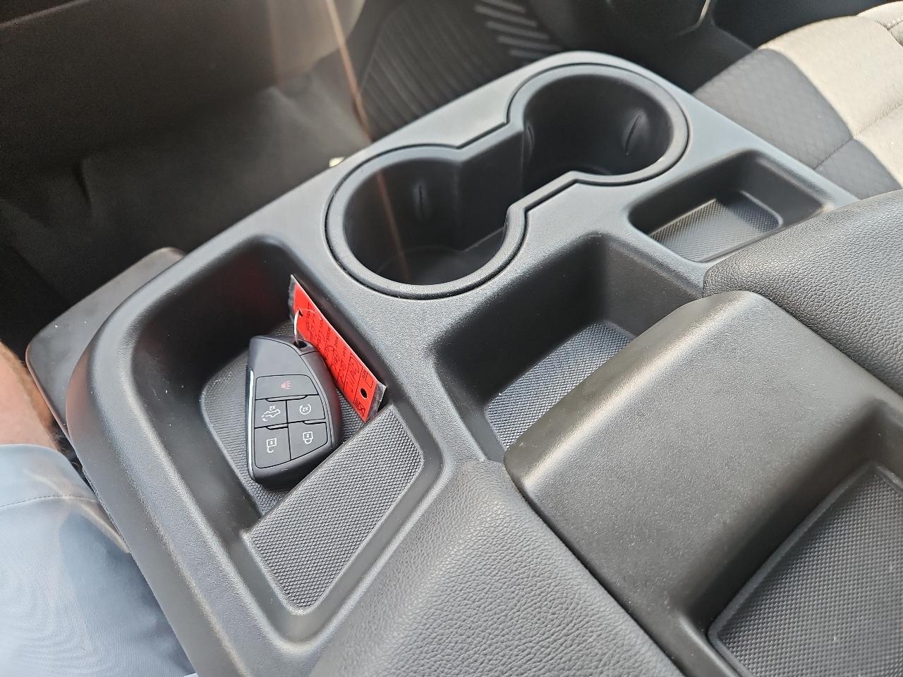 GMC Sierra 1500 4WD Crew Cab 147" SLE 2024