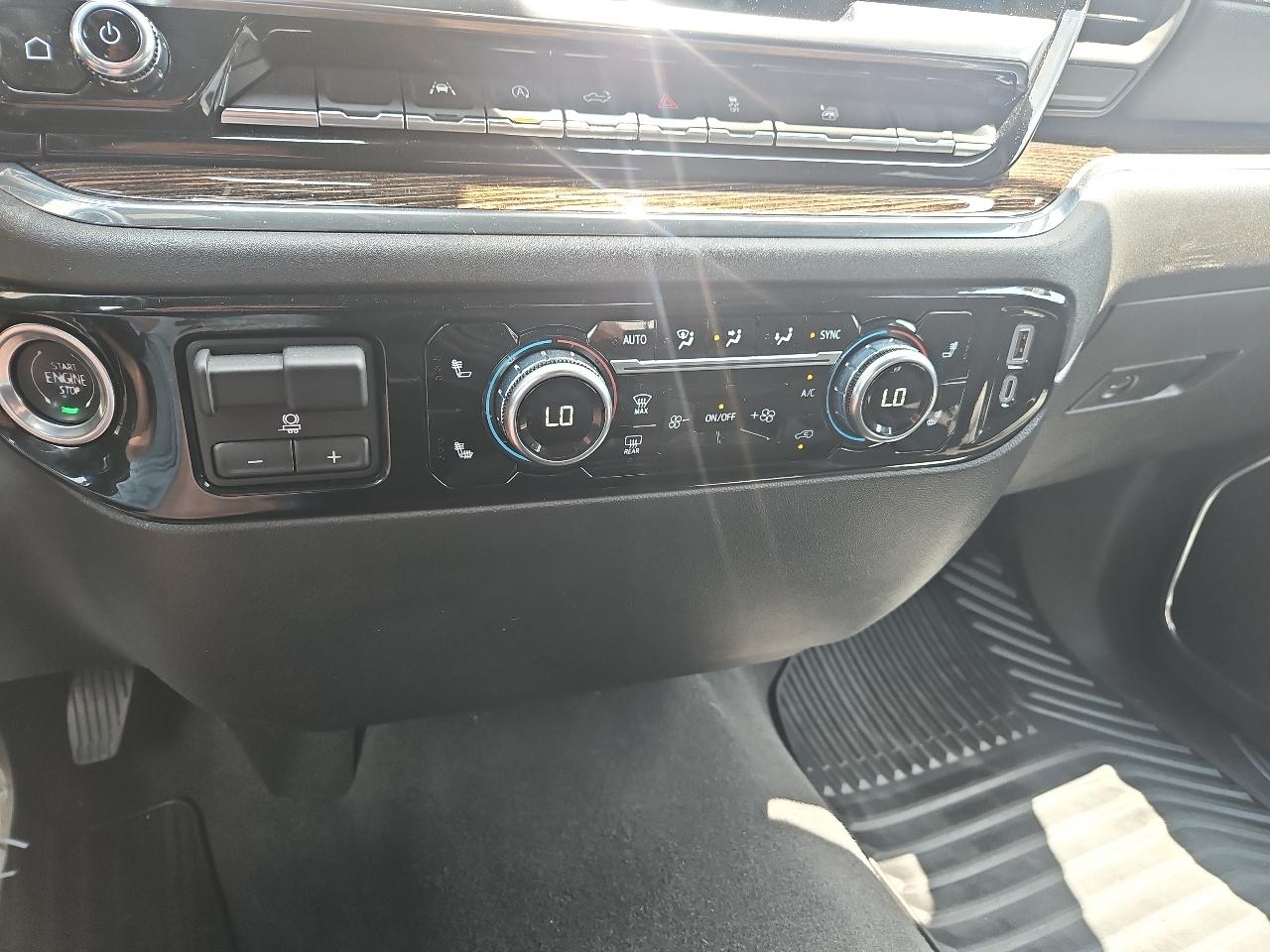 GMC Sierra 1500 4WD Crew Cab 147" SLE 2024