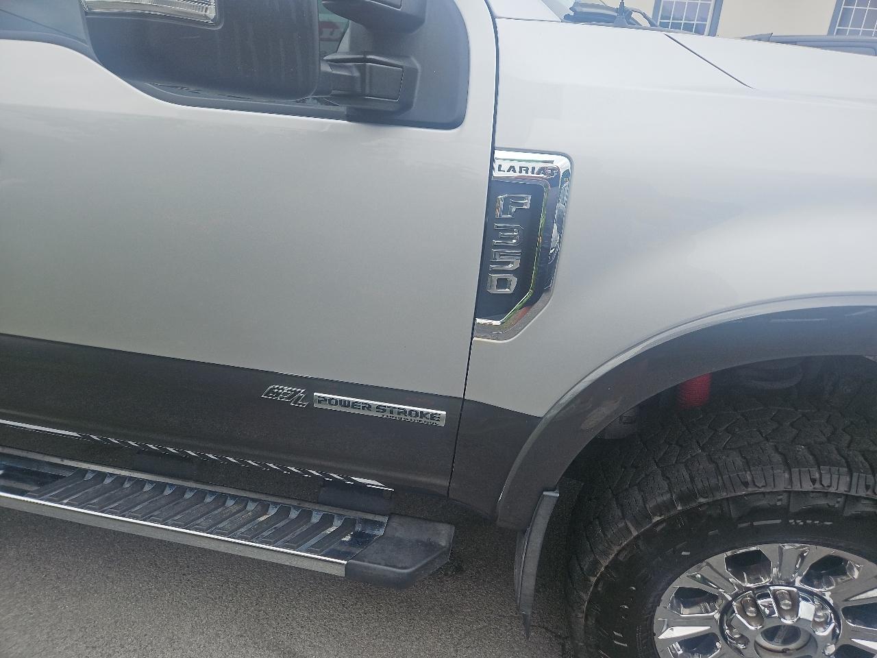 Ford Super Duty F-350 SRW Lariat 4WD Crew Cab 6.75' Box 2017