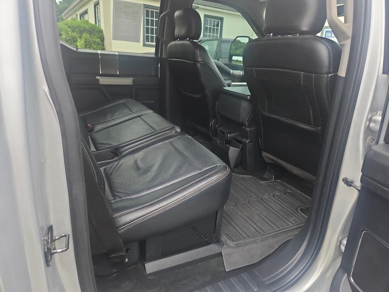 Ford Super Duty F-350 SRW Lariat 4WD Crew Cab 6.75' Box 2017