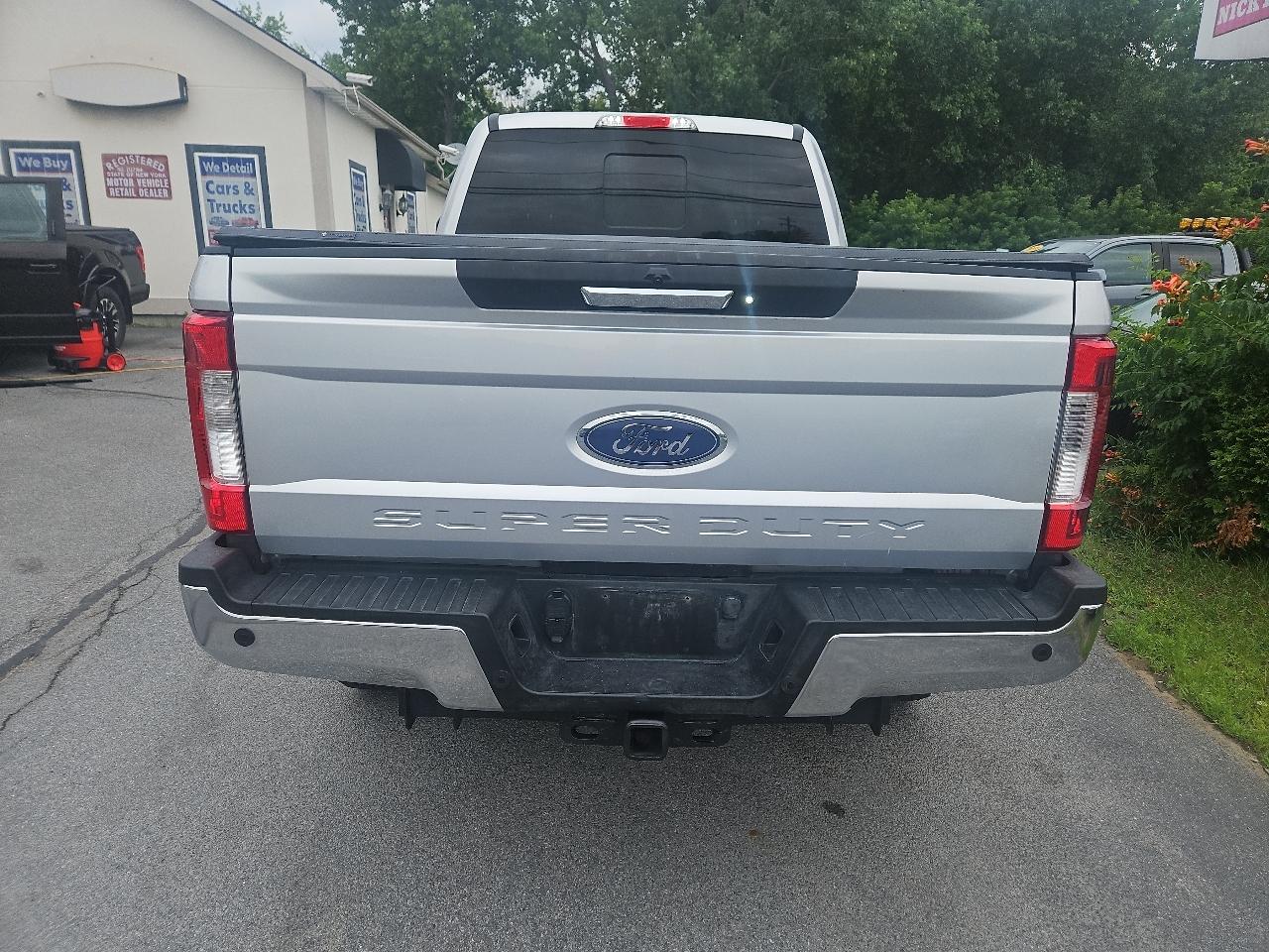 Ford Super Duty F-350 SRW Lariat 4WD Crew Cab 6.75' Box 2017