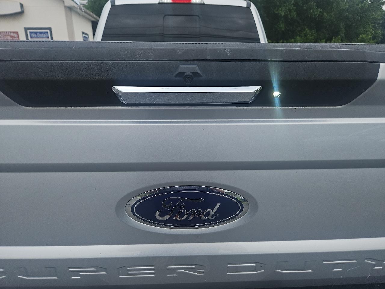 Ford Super Duty F-350 SRW Lariat 4WD Crew Cab 6.75' Box 2017