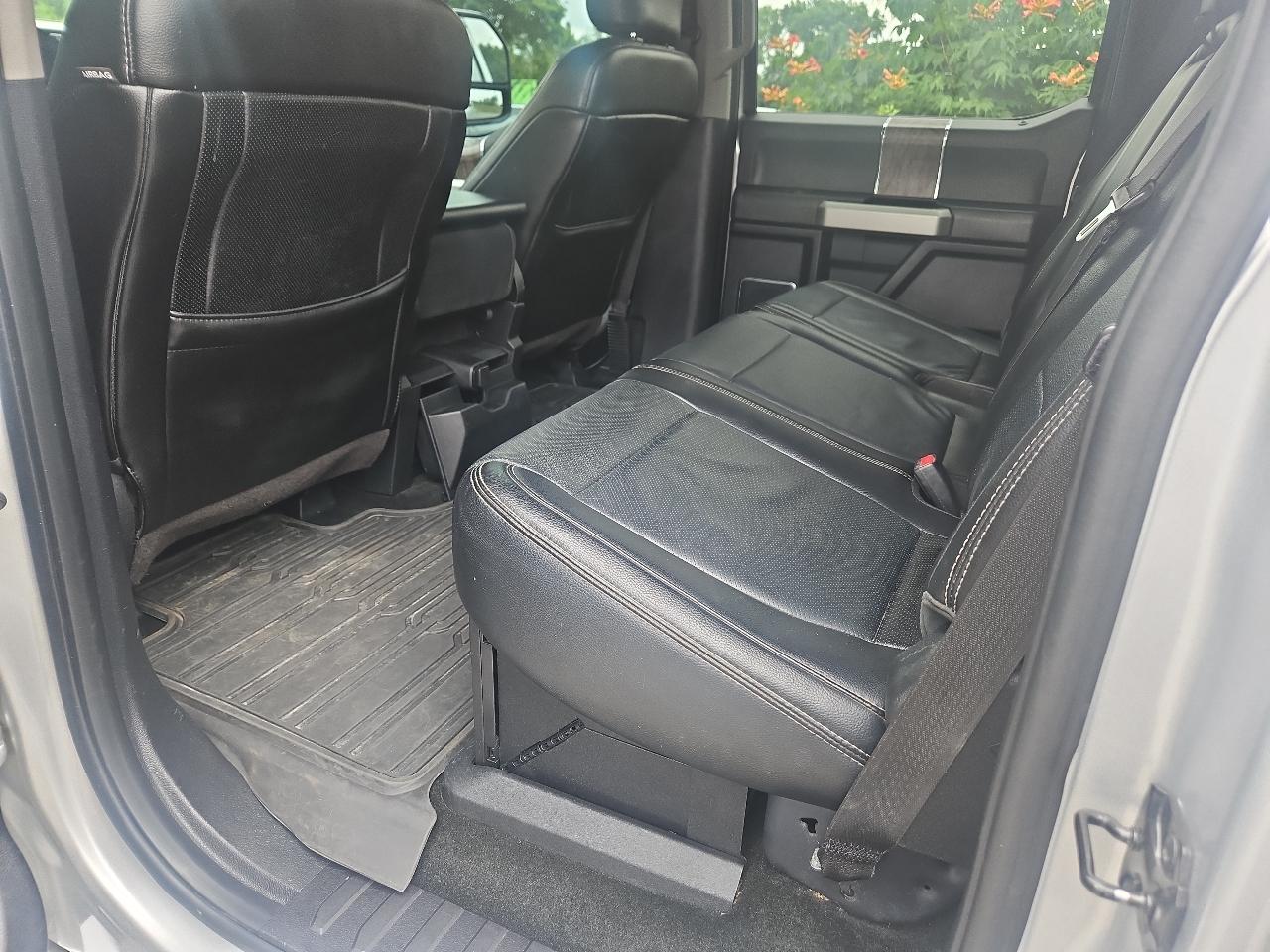 Ford Super Duty F-350 SRW Lariat 4WD Crew Cab 6.75' Box 2017
