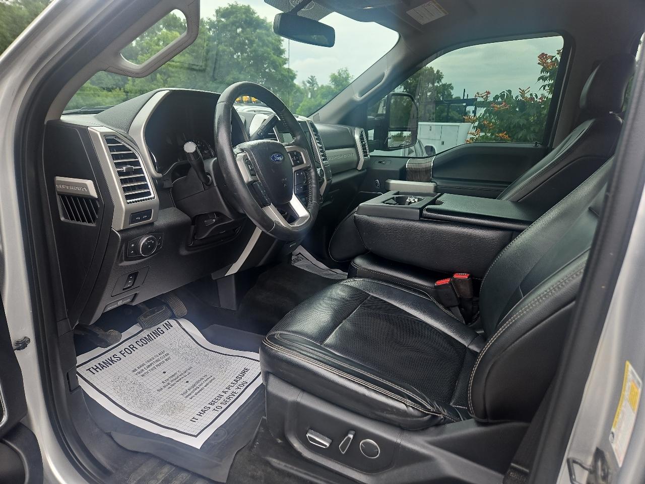 Ford Super Duty F-350 SRW Lariat 4WD Crew Cab 6.75' Box 2017