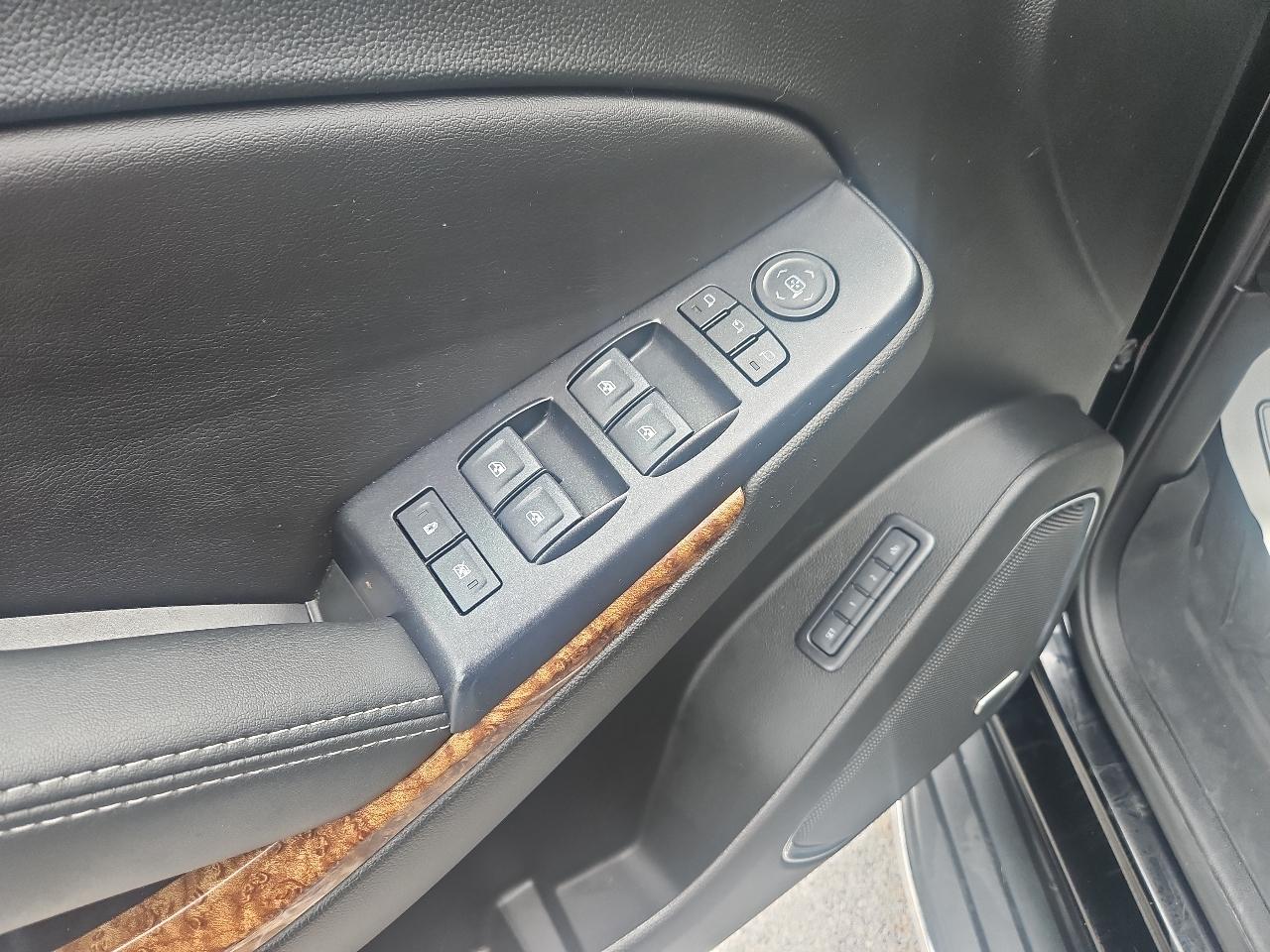 Chevrolet Tahoe 4WD 4dr Premier 2019