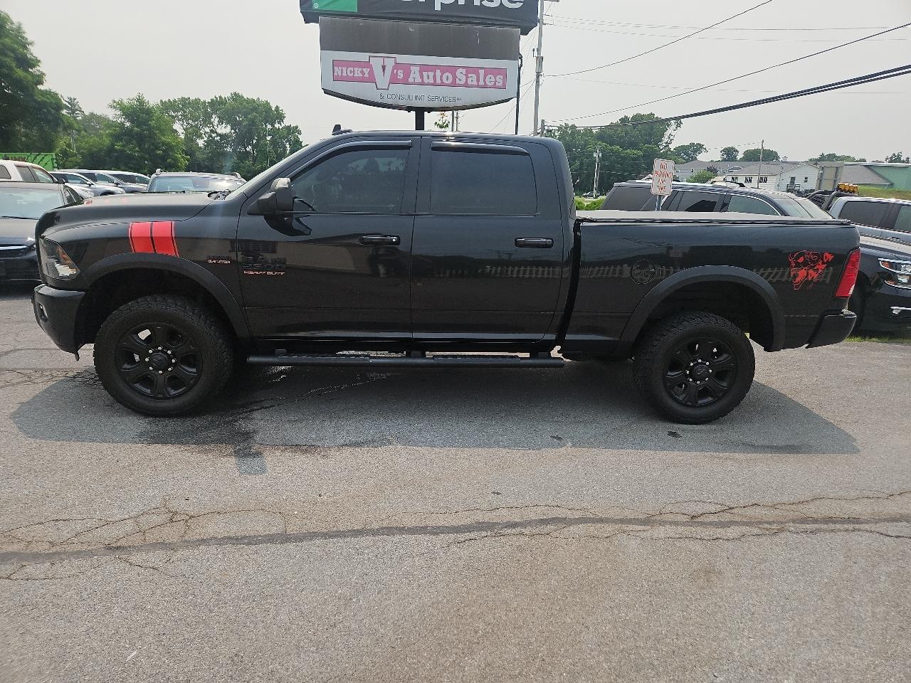 RAM 2500 Big Horn 4x4 Crew Cab 6'4" Box 2017