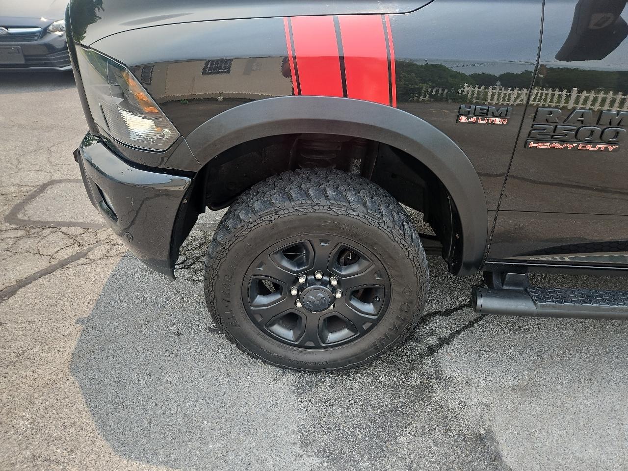 RAM 2500 Big Horn 4x4 Crew Cab 6'4" Box 2017