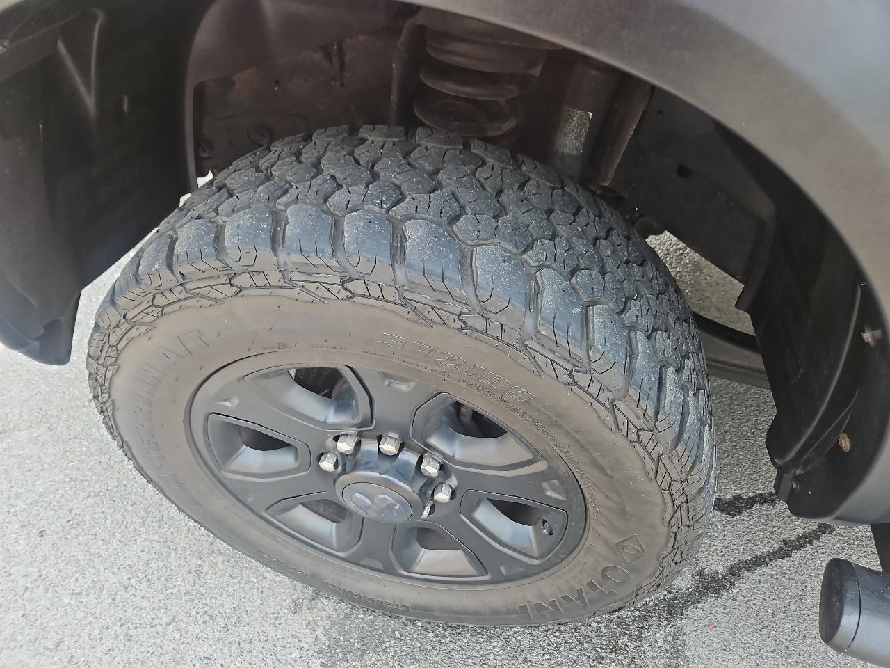 RAM 2500 Big Horn 4x4 Crew Cab 6'4" Box 2017