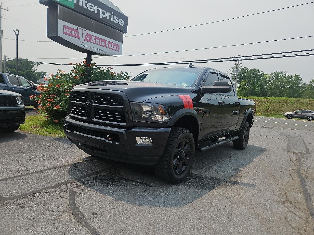 RAM 2500 Big Horn 4x4 Crew Cab 6'4" Box 2017