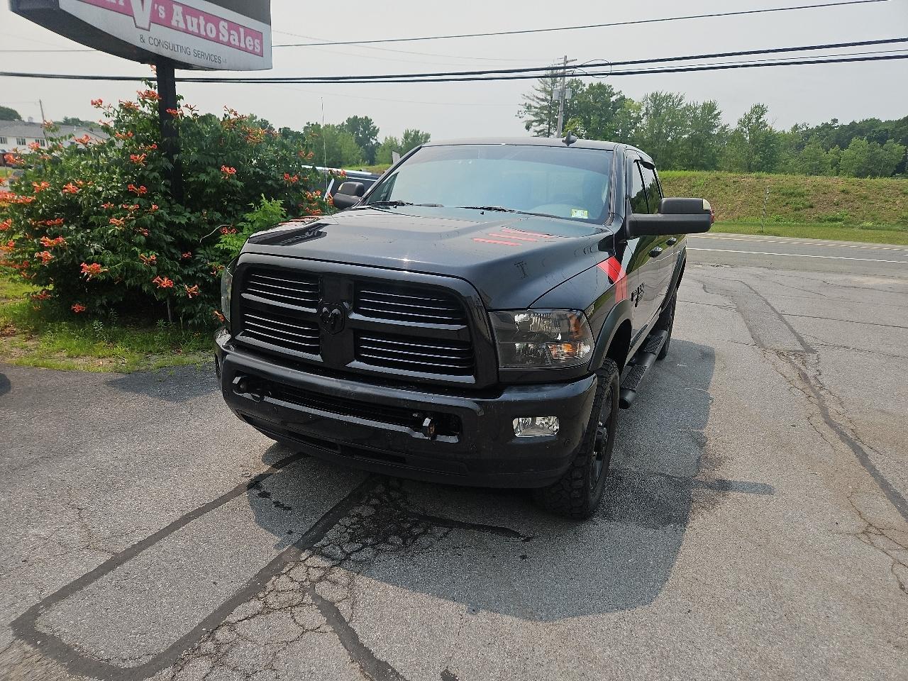 RAM 2500 Big Horn 4x4 Crew Cab 6'4" Box 2017