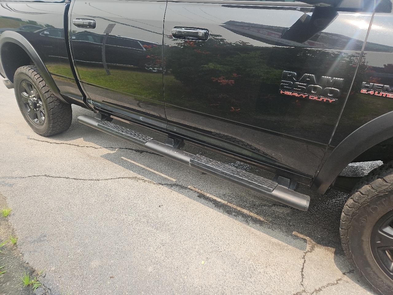 RAM 2500 Big Horn 4x4 Crew Cab 6'4" Box 2017