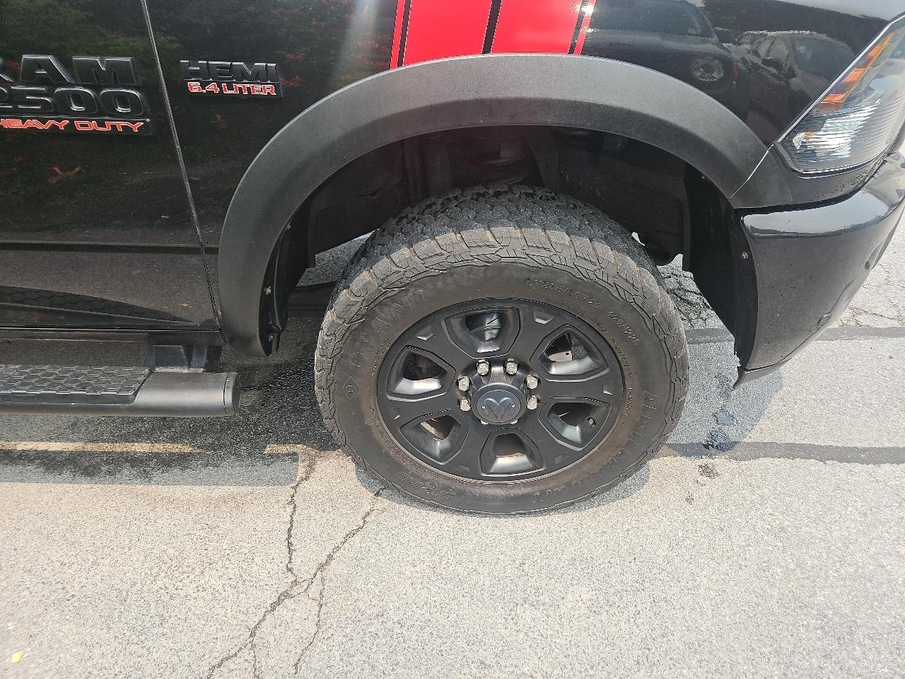 RAM 2500 Big Horn 4x4 Crew Cab 6'4" Box 2017