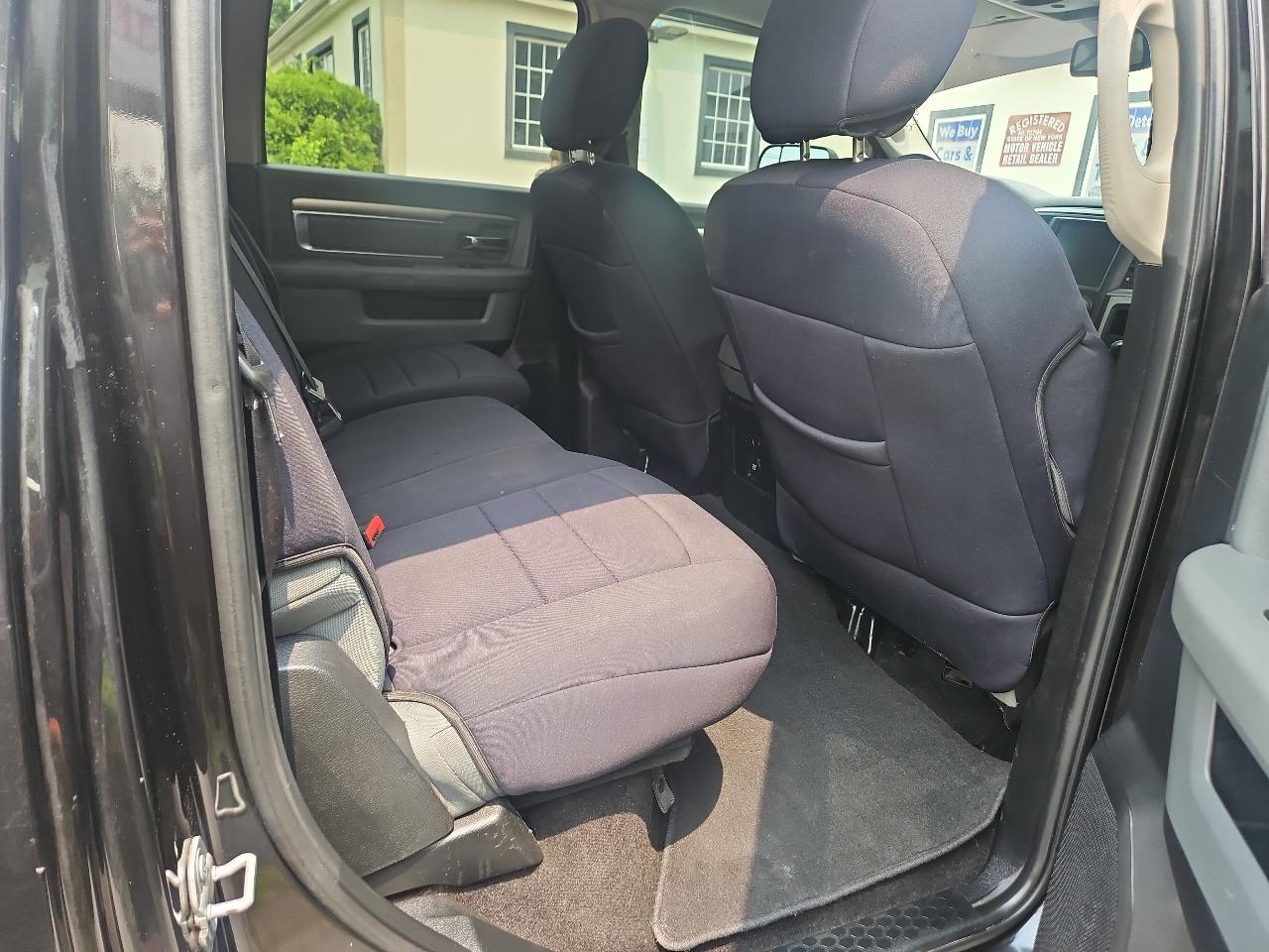 RAM 2500 Big Horn 4x4 Crew Cab 6'4" Box 2017